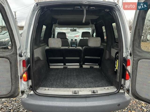 Серый Фольксваген Кадди, объемом двигателя 2 л и пробегом 320 тыс. км за 5900 $, фото 17 на Automoto.ua