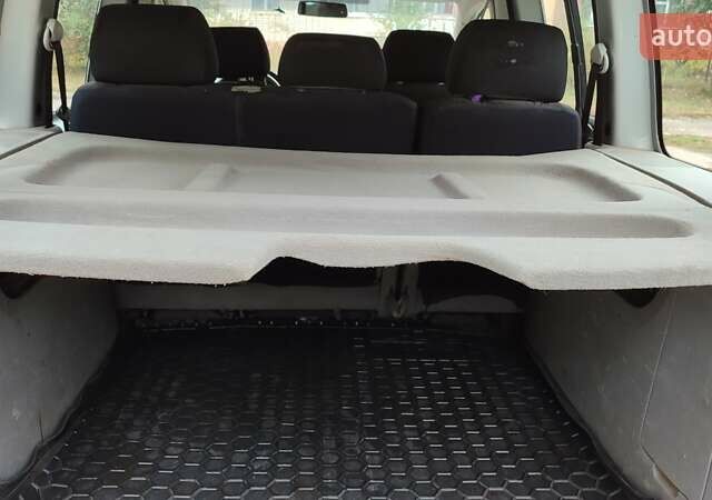 Сірий Фольксваген Кадді, об'ємом двигуна 1.6 л та пробігом 318 тис. км за 6700 $, фото 4 на Automoto.ua