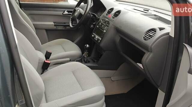 Серый Фольксваген Кадди, объемом двигателя 1.6 л и пробегом 230 тыс. км за 5500 $, фото 9 на Automoto.ua