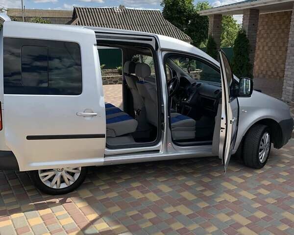 Сірий Фольксваген Кадді, об'ємом двигуна 1.6 л та пробігом 181 тис. км за 6800 $, фото 7 на Automoto.ua