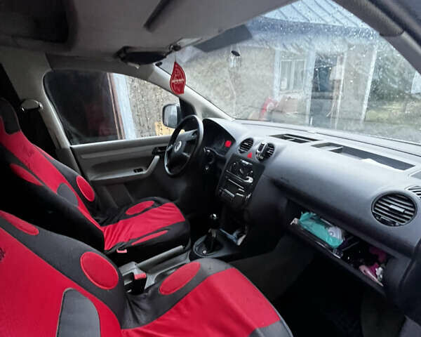 Серый Фольксваген Кадди, объемом двигателя 1.97 л и пробегом 364 тыс. км за 5000 $, фото 11 на Automoto.ua