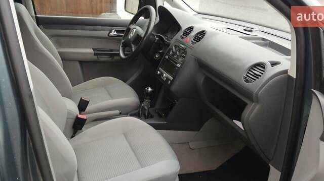 Серый Фольксваген Кадди, объемом двигателя 1.6 л и пробегом 230 тыс. км за 5500 $, фото 8 на Automoto.ua