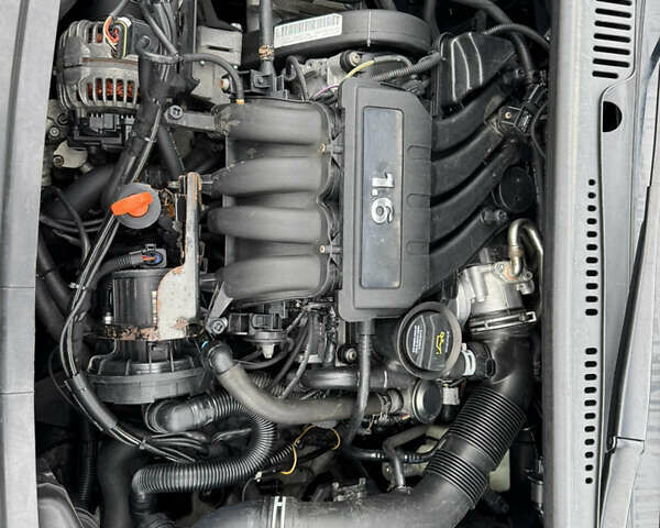 Серый Фольксваген Кадди, объемом двигателя 1.6 л и пробегом 308 тыс. км за 5500 $, фото 13 на Automoto.ua