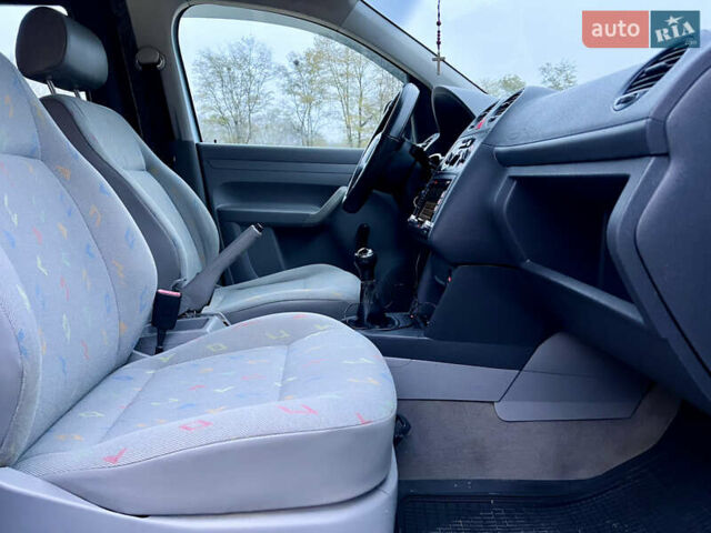 Серый Фольксваген Кадди, объемом двигателя 2 л и пробегом 286 тыс. км за 5499 $, фото 30 на Automoto.ua