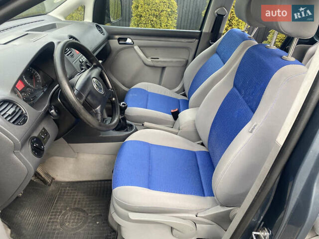 Сірий Фольксваген Кадді, об'ємом двигуна 1.6 л та пробігом 216 тис. км за 6000 $, фото 18 на Automoto.ua