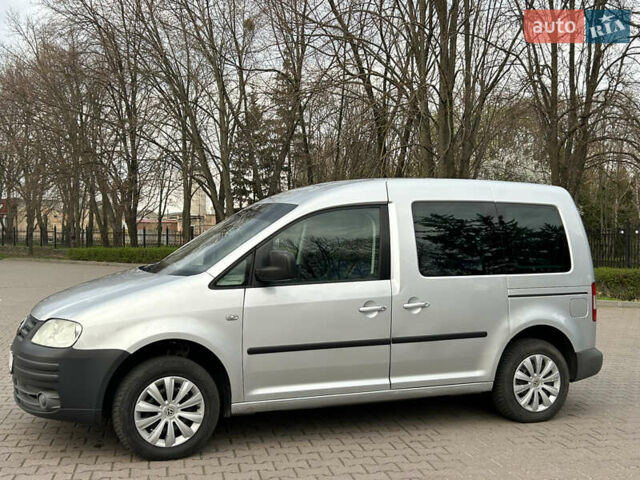 Серый Фольксваген Кадди, объемом двигателя 1.6 л и пробегом 245 тыс. км за 6500 $, фото 2 на Automoto.ua