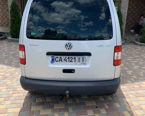 Сірий Фольксваген Кадді, об'ємом двигуна 1.6 л та пробігом 181 тис. км за 6800 $, фото 4 на Automoto.ua