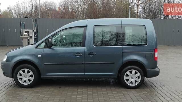 Серый Фольксваген Кадди, объемом двигателя 1.6 л и пробегом 230 тыс. км за 5500 $, фото 1 на Automoto.ua