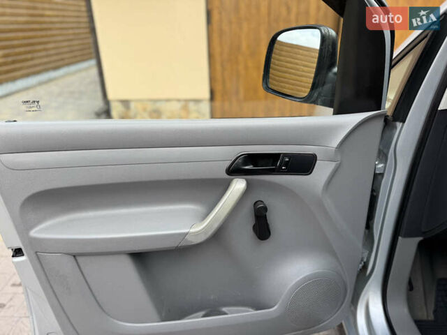 Сірий Фольксваген Кадді, об'ємом двигуна 2 л та пробігом 370 тис. км за 3950 $, фото 20 на Automoto.ua