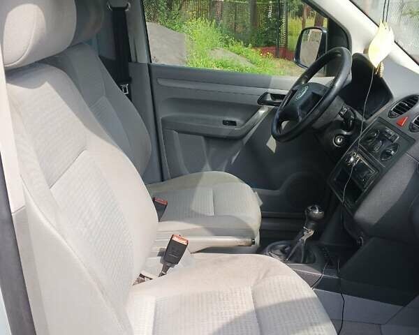 Серый Фольксваген Кадди, объемом двигателя 1.9 л и пробегом 350 тыс. км за 4000 $, фото 11 на Automoto.ua