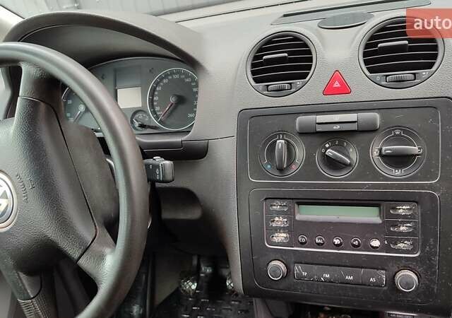 Сірий Фольксваген Кадді, об'ємом двигуна 1.6 л та пробігом 318 тис. км за 6700 $, фото 7 на Automoto.ua