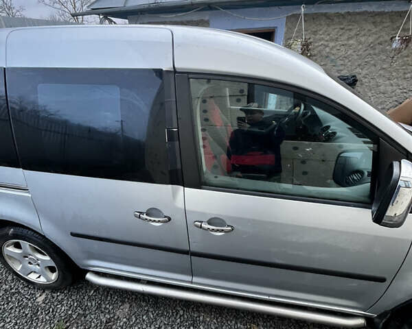 Серый Фольксваген Кадди, объемом двигателя 1.97 л и пробегом 364 тыс. км за 5000 $, фото 3 на Automoto.ua