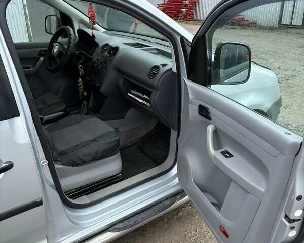 Сірий Фольксваген Кадді, об'ємом двигуна 1.9 л та пробігом 187 тис. км за 6900 $, фото 11 на Automoto.ua