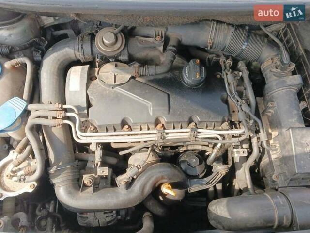 Серый Фольксваген Кадди, объемом двигателя 1.9 л и пробегом 350 тыс. км за 4000 $, фото 13 на Automoto.ua