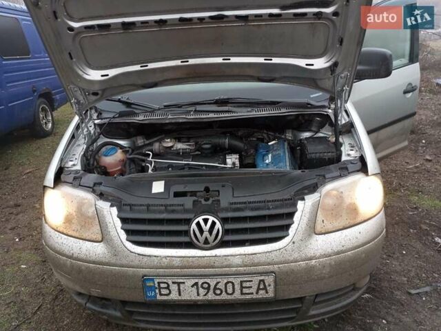 Серый Фольксваген Кадди, объемом двигателя 1.9 л и пробегом 400 тыс. км за 2839 $, фото 5 на Automoto.ua