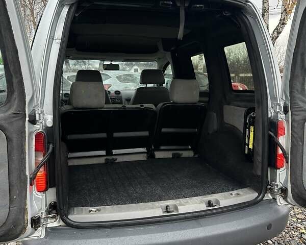 Серый Фольксваген Кадди, объемом двигателя 2 л и пробегом 320 тыс. км за 5900 $, фото 15 на Automoto.ua