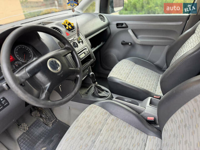 Сірий Фольксваген Кадді, об'ємом двигуна 2 л та пробігом 370 тис. км за 3950 $, фото 18 на Automoto.ua