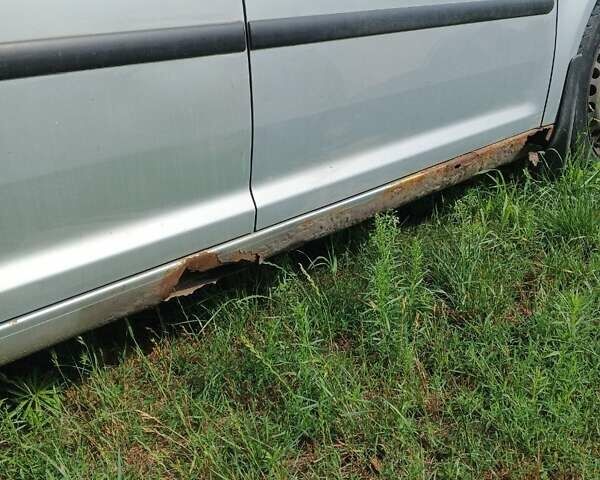 Серый Фольксваген Кадди, объемом двигателя 1.9 л и пробегом 350 тыс. км за 4000 $, фото 5 на Automoto.ua