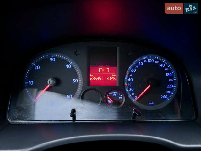 Серый Фольксваген Кадди, объемом двигателя 2 л и пробегом 286 тыс. км за 5499 $, фото 22 на Automoto.ua