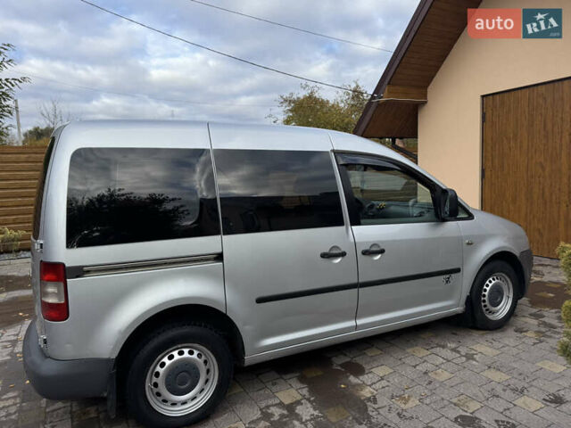 Сірий Фольксваген Кадді, об'ємом двигуна 2 л та пробігом 370 тис. км за 3950 $, фото 4 на Automoto.ua