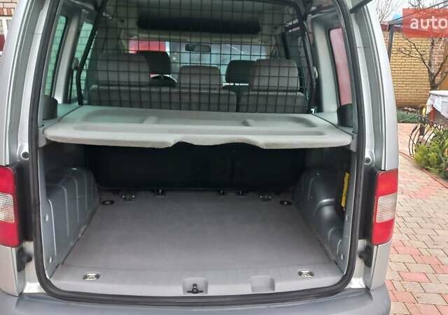 Сірий Фольксваген Кадді, об'ємом двигуна 1.9 л та пробігом 350 тис. км за 5900 $, фото 6 на Automoto.ua