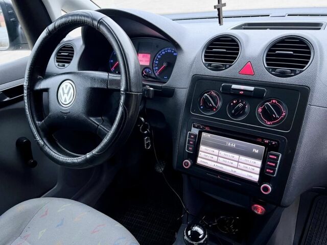 Серый Фольксваген Кадди, объемом двигателя 2 л и пробегом 286 тыс. км за 5499 $, фото 14 на Automoto.ua