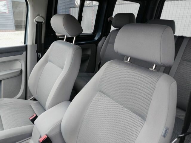 Серый Фольксваген Кадди, объемом двигателя 1.6 л и пробегом 220 тыс. км за 7000 $, фото 17 на Automoto.ua