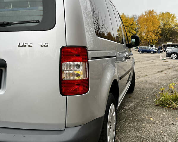 Сірий Фольксваген Кадді, об'ємом двигуна 1.6 л та пробігом 239 тис. км за 7200 $, фото 11 на Automoto.ua