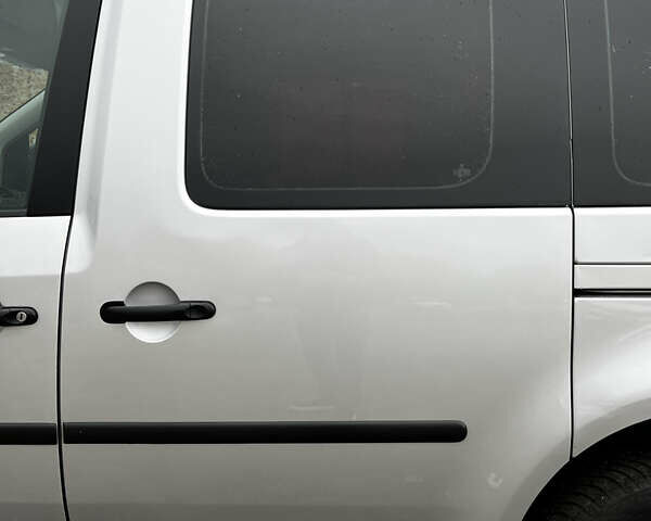 Сірий Фольксваген Кадді, об'ємом двигуна 1.6 л та пробігом 239 тис. км за 7200 $, фото 15 на Automoto.ua