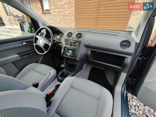 Серый Фольксваген Кадди, объемом двигателя 1.6 л и пробегом 218 тыс. км за 6750 $, фото 39 на Automoto.ua