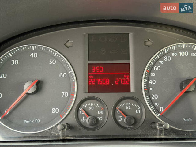 Серый Фольксваген Кадди, объемом двигателя 1.6 л и пробегом 227 тыс. км за 7899 $, фото 48 на Automoto.ua