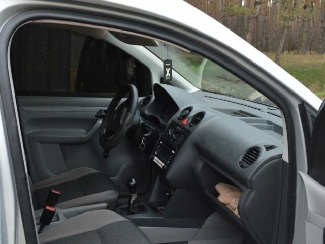 Серый Фольксваген Кадди, объемом двигателя 1.9 л и пробегом 260 тыс. км за 5499 $, фото 7 на Automoto.ua