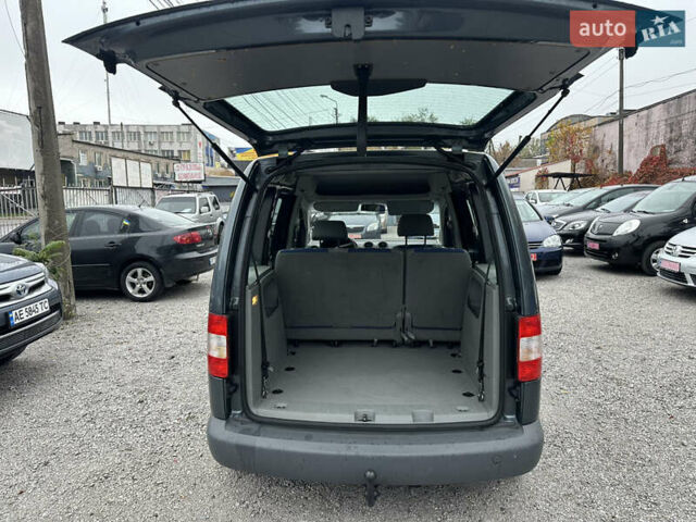 Серый Фольксваген Кадди, объемом двигателя 1.6 л и пробегом 220 тыс. км за 6900 $, фото 4 на Automoto.ua