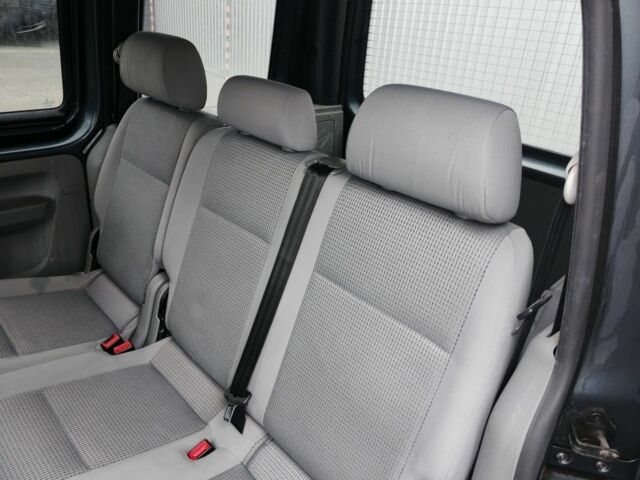 Серый Фольксваген Кадди, объемом двигателя 1.6 л и пробегом 220 тыс. км за 7000 $, фото 20 на Automoto.ua