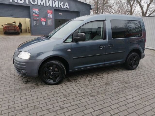 Серый Фольксваген Кадди, объемом двигателя 1.6 л и пробегом 220 тыс. км за 7000 $, фото 2 на Automoto.ua