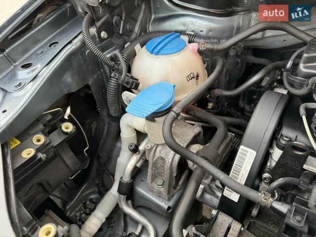 Серый Фольксваген Кадди, объемом двигателя 1.6 л и пробегом 227 тыс. км за 7899 $, фото 79 на Automoto.ua