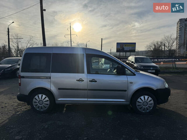 Серый Фольксваген Кадди, объемом двигателя 1.97 л и пробегом 211 тыс. км за 5500 $, фото 5 на Automoto.ua