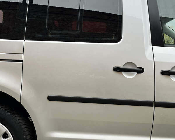 Сірий Фольксваген Кадді, об'ємом двигуна 1.6 л та пробігом 239 тис. км за 7200 $, фото 19 на Automoto.ua