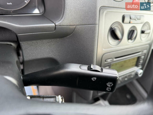 Серый Фольксваген Кадди, объемом двигателя 1.6 л и пробегом 227 тыс. км за 7899 $, фото 55 на Automoto.ua