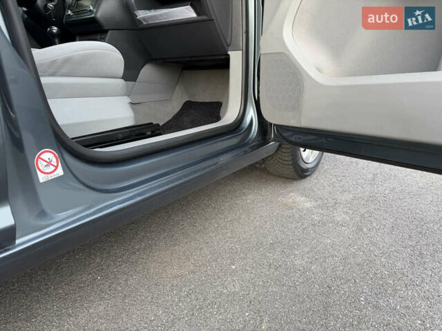 Серый Фольксваген Кадди, объемом двигателя 1.6 л и пробегом 227 тыс. км за 7899 $, фото 68 на Automoto.ua