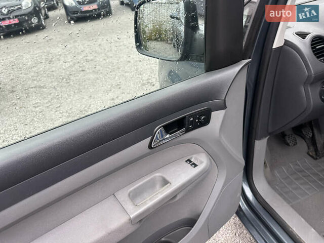 Серый Фольксваген Кадди, объемом двигателя 1.6 л и пробегом 220 тыс. км за 6900 $, фото 11 на Automoto.ua