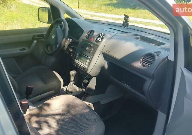 Серый Фольксваген Кадди, объемом двигателя 1.9 л и пробегом 449 тыс. км за 5200 $, фото 3 на Automoto.ua