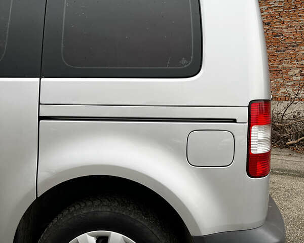 Сірий Фольксваген Кадді, об'ємом двигуна 1.6 л та пробігом 239 тис. км за 7200 $, фото 16 на Automoto.ua