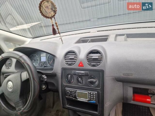 Серый Фольксваген Кадди, объемом двигателя 1.98 л и пробегом 220 тыс. км за 4500 $, фото 2 на Automoto.ua