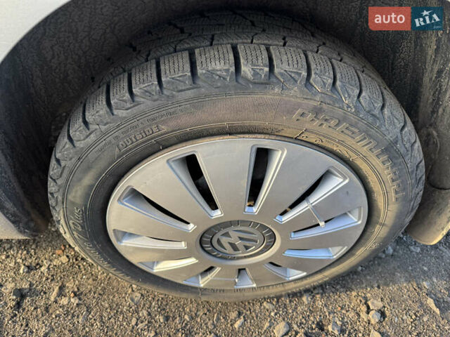 Серый Фольксваген Кадди, объемом двигателя 1.97 л и пробегом 211 тыс. км за 5500 $, фото 8 на Automoto.ua