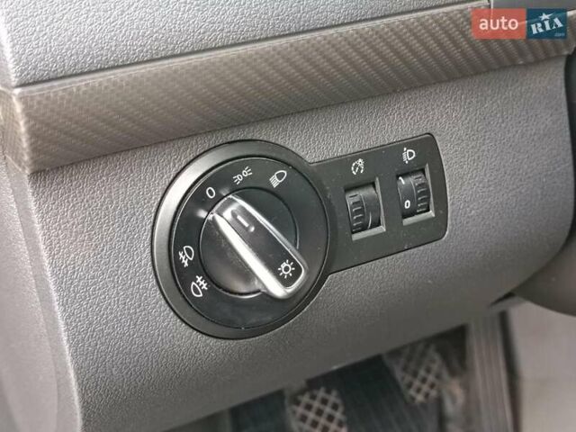 Сірий Фольксваген Кадді, об'ємом двигуна 1.9 л та пробігом 313 тис. км за 6490 $, фото 23 на Automoto.ua