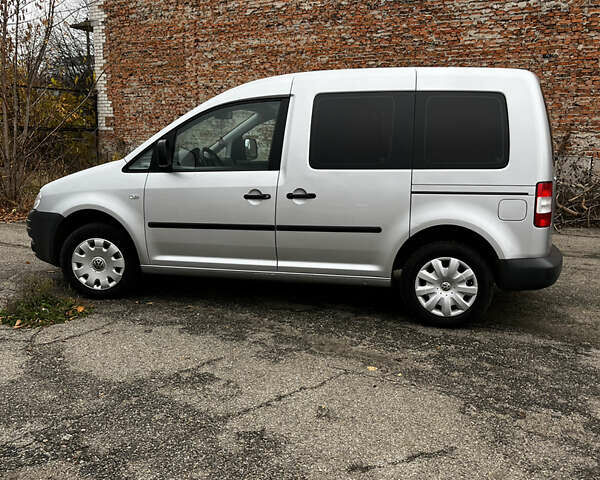 Сірий Фольксваген Кадді, об'ємом двигуна 1.6 л та пробігом 239 тис. км за 7200 $, фото 7 на Automoto.ua