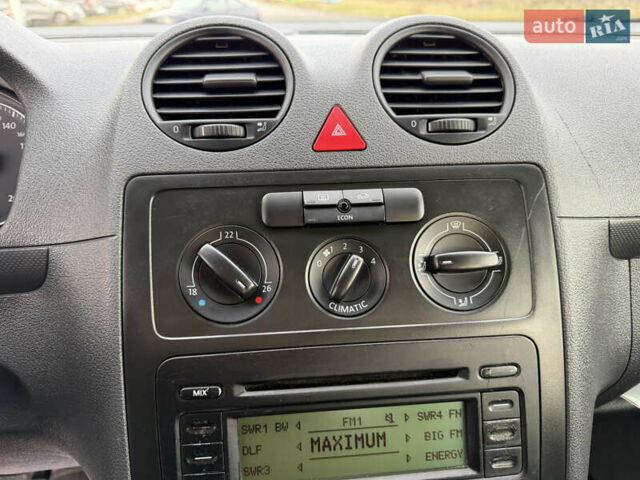 Серый Фольксваген Кадди, объемом двигателя 1.6 л и пробегом 227 тыс. км за 7899 $, фото 56 на Automoto.ua