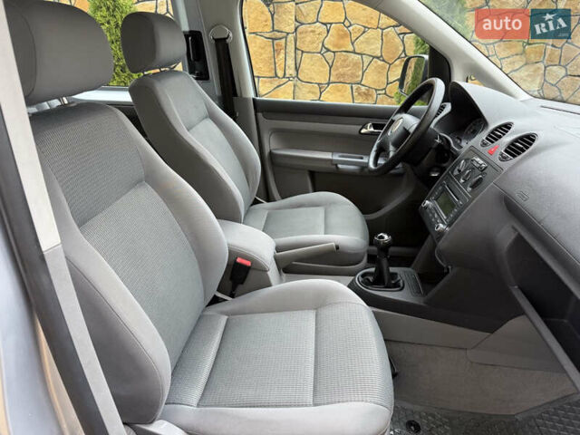 Серый Фольксваген Кадди, объемом двигателя 1.6 л и пробегом 183 тыс. км за 7200 $, фото 16 на Automoto.ua