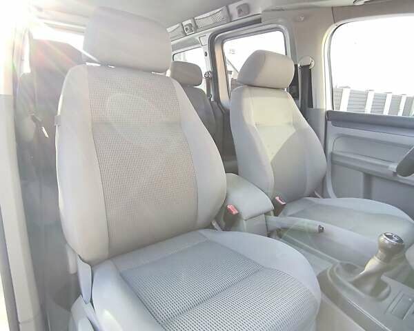 Серый Фольксваген Кадди, объемом двигателя 1.6 л и пробегом 219 тыс. км за 6650 $, фото 18 на Automoto.ua